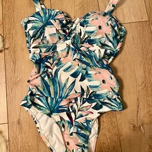 Alex Marie Pastel Palm Leaf Print Swimsuit New Without Tags Size Medium 🏷️